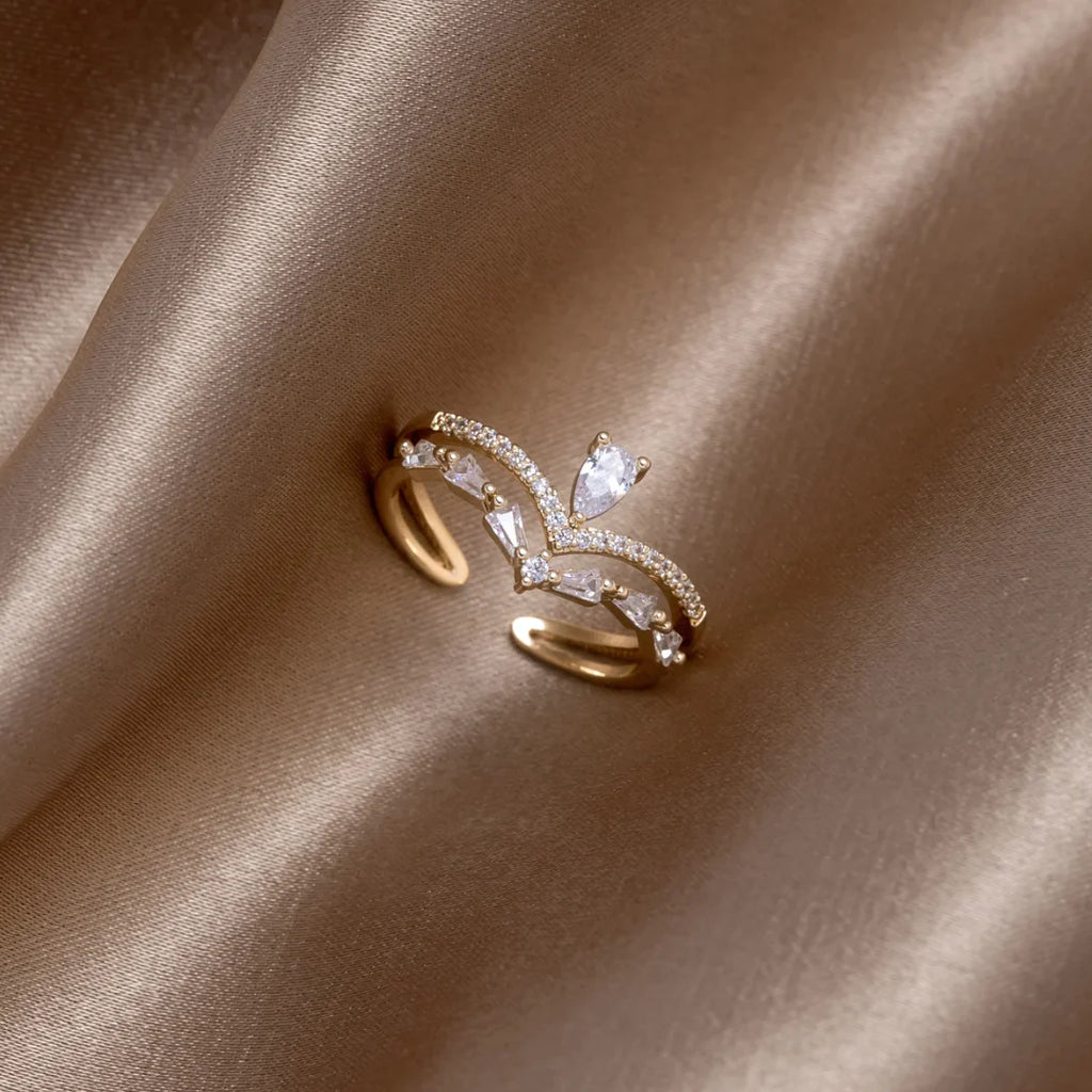 Adjustable Headband Ring with Zirconia in Gold