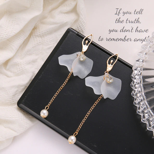 Beauty Earrings with White Gold Petals and Pearls