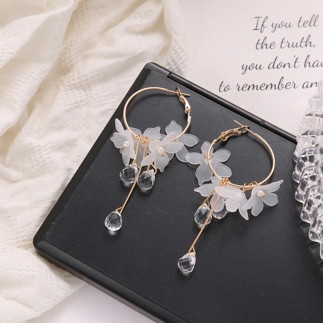 Circular Flower Beauty Earrings with Gold Crystals
