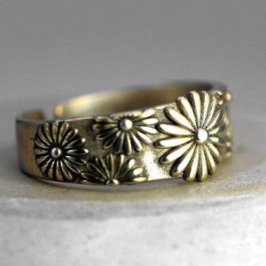 Gold Daisy Ring