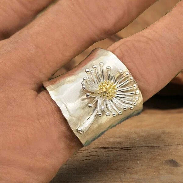 Blooming Daisy Wide Band Ring