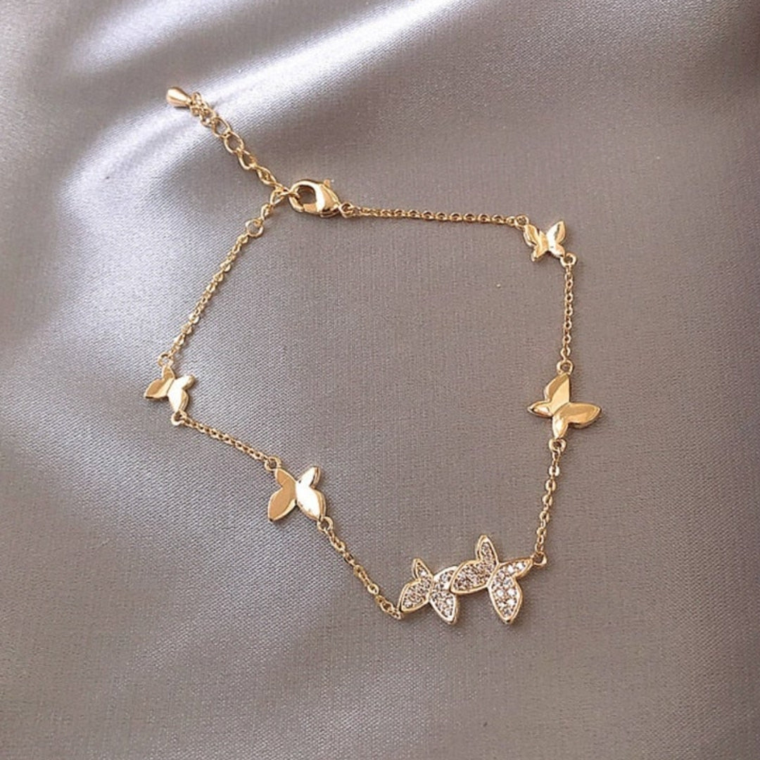 Adjustable Butterfly Bracelet with Zirconia in Gold