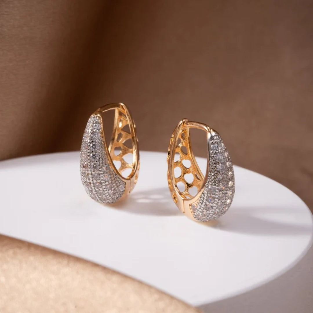 Exotic Earrings with Zirconia in Gold