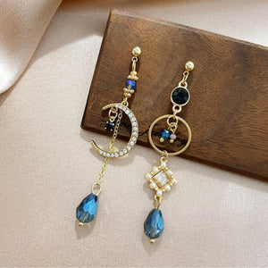 Moon Earrings with Blue Zirconia in Gold