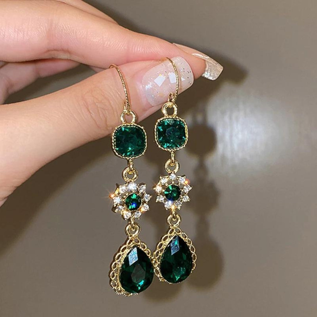 Dangling Earrings with Green Zirconia in Gold