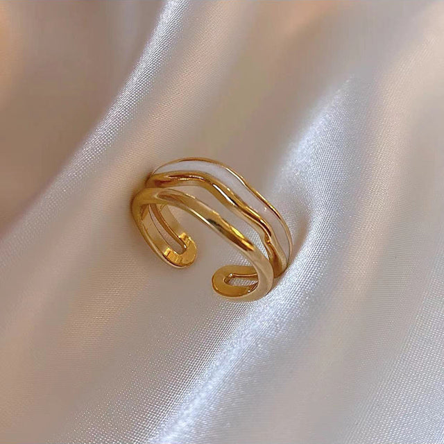 Adjustable Double Shape Ring in Gold