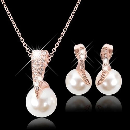Set Necklace + Earrings with Pearls in Rose Gold