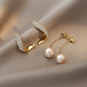 Pearl Earrings in Gold