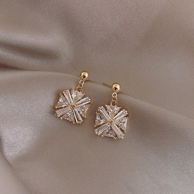 Small Square Zirconia Earrings in Gold