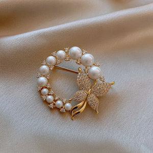Vintage Butterfly Brooch with Pearls and Diamonds in Gold