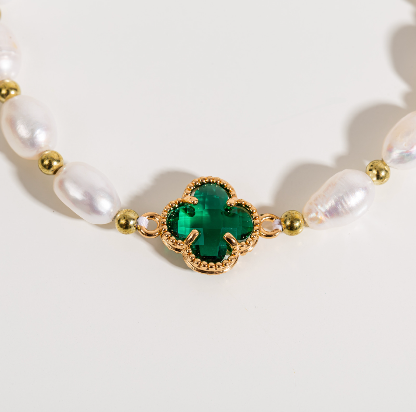Emerald Cloverleaf Bracelet with Emerald and Pearls in Gold