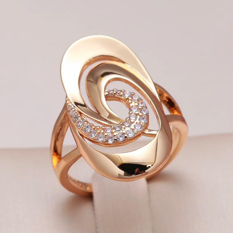 Spiral Ring in Gold and Zircons