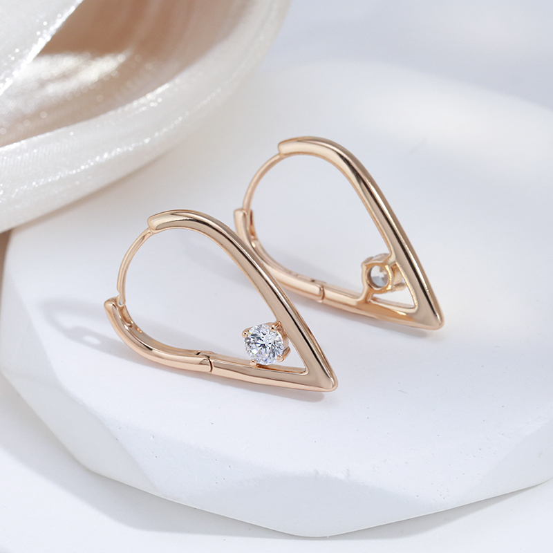 Elegant Gold Pointed Earrings