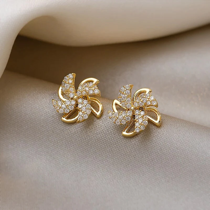 Pinwheel Earrings with Zirconia in Gold