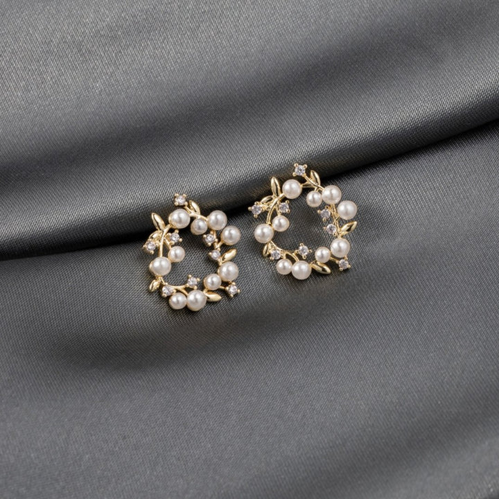 Exotic Pearl Earrings in Gold